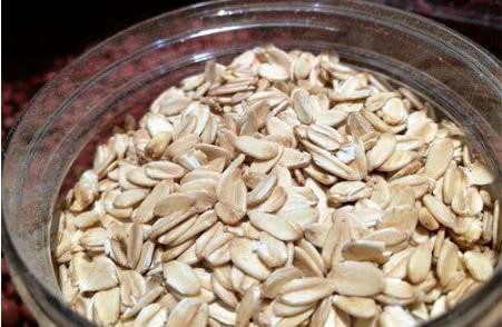 麦片吃瓜,健康美味两不误